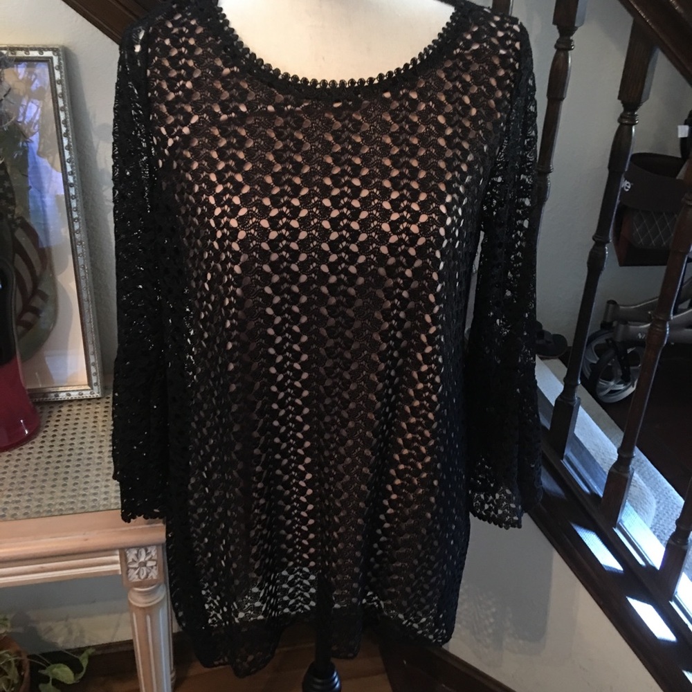 Brittany Black top, lined, size Large, never worn.